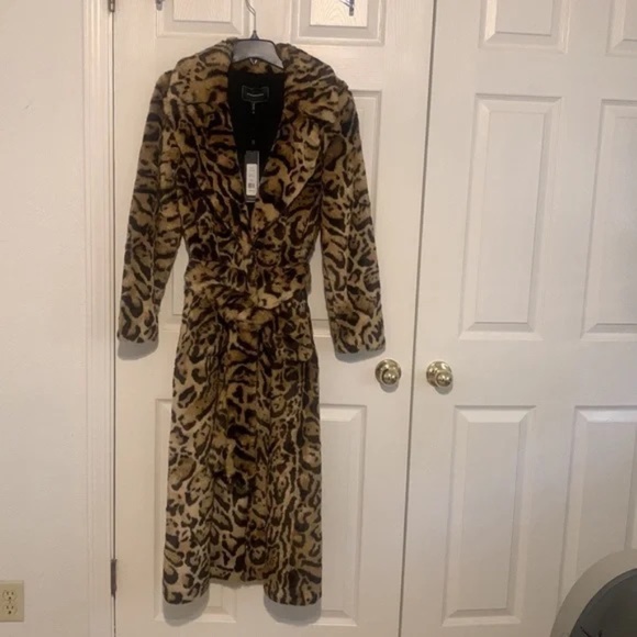 NWT Belted Leopard Faux Fur Full Length Coat! - Picture 9 of 12